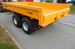 10 tons dumpervogn: 2 farvet - 40 cm sider - 20 cm hydraulisk bagklap